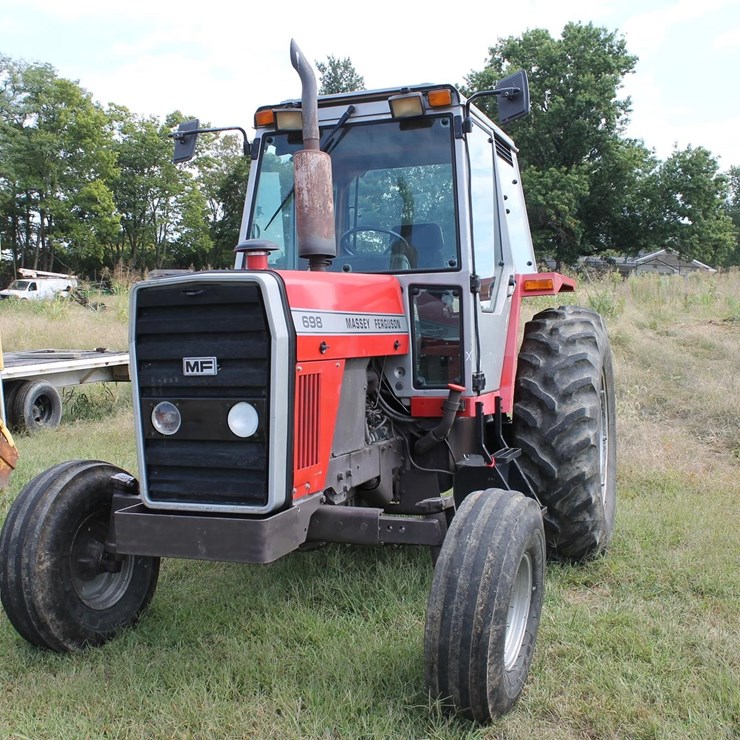 MASSEY-FERGUSON 698