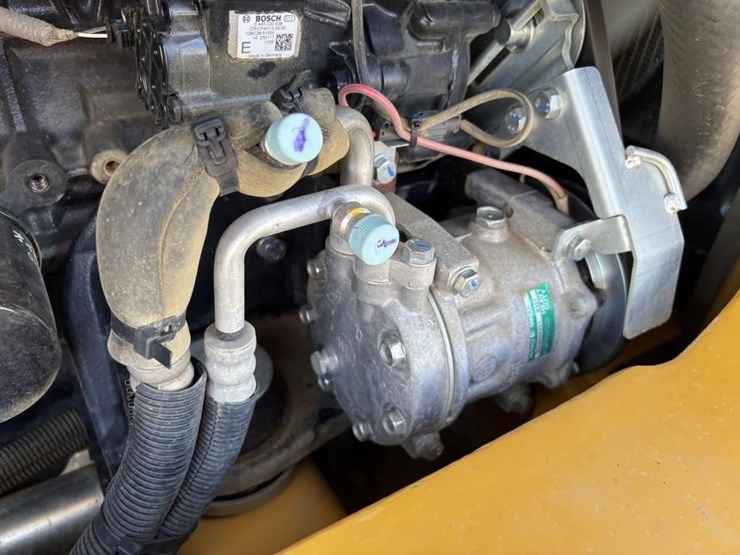 2023-deere-60g-image-53