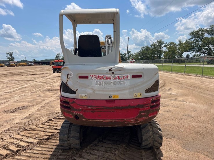 2017-takeuchi-tb240-image-3