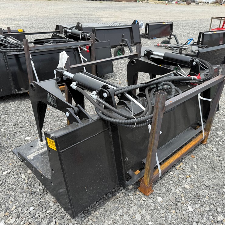 #2000 • #26528 • Unused GIYI GY-PG72C 72" Skid Steer Plate Grabber C-PBZMQ722507143