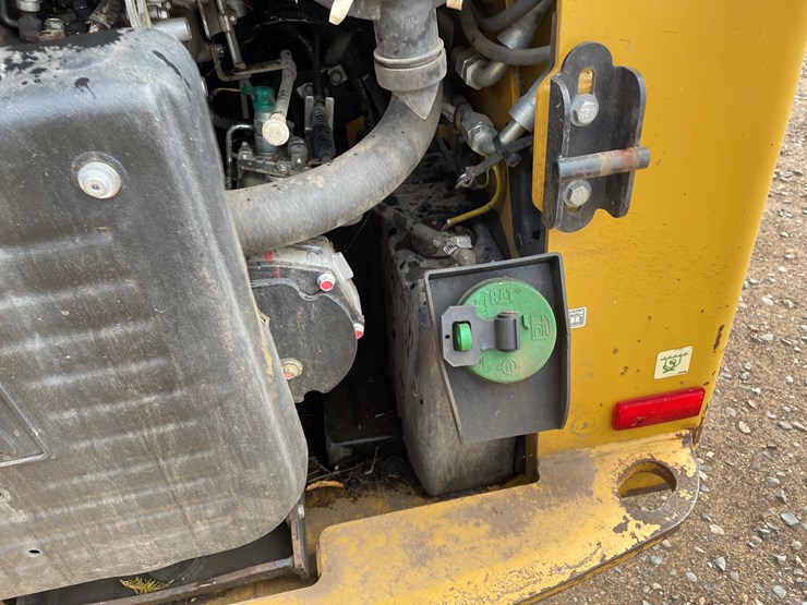 2012-caterpillar-279c2-image-14