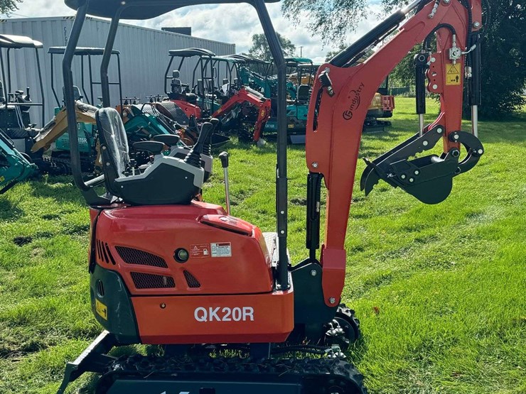 2025-industrial-qk20r-mini-excavator-...-unused-image-5