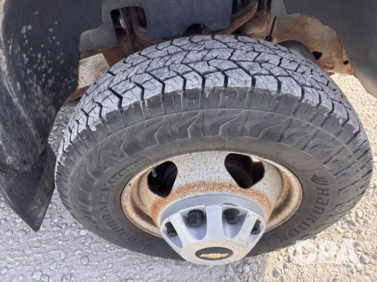 2012-chevrolet-3500-image-43