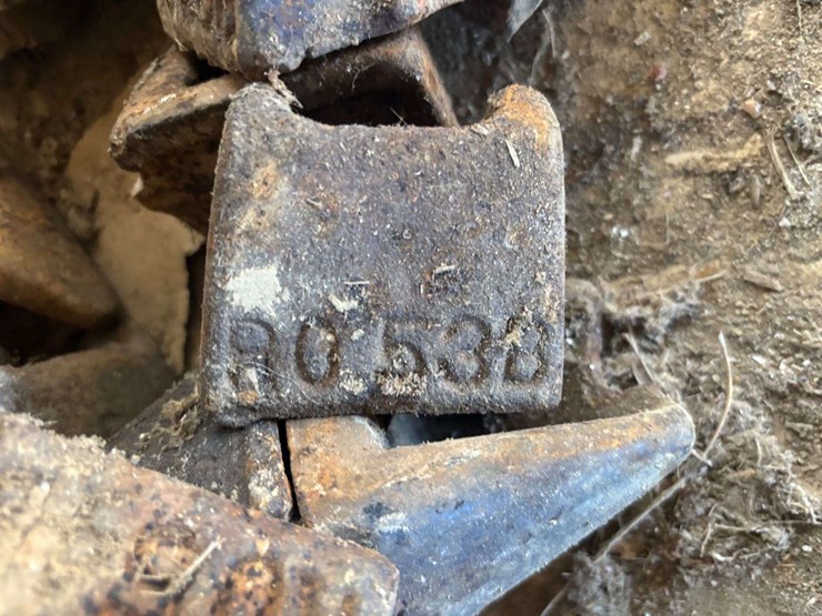 tractor-wheel-lugs-image-4