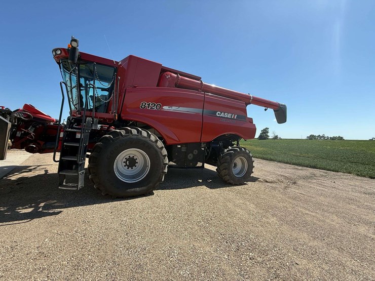 2009-case-ih-8120-image-15