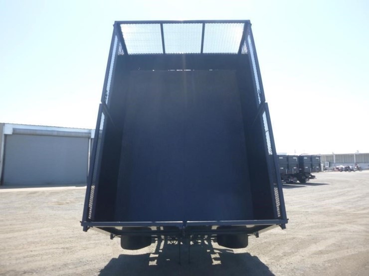 2018-ford-f550-image-11