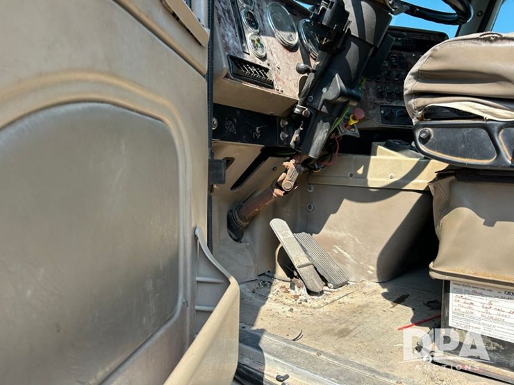2006-ihc-9200i-van-truck-(cp0653,-unit-37745)-image-25