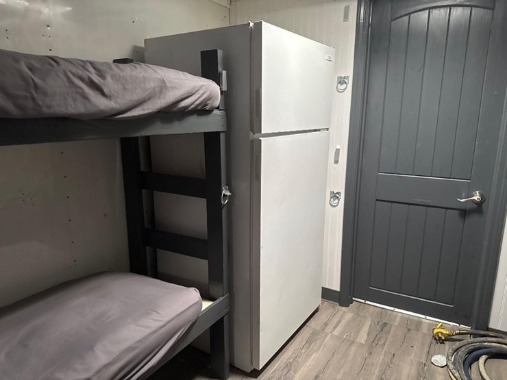 1995-pace-american-8'-x-48'-gooseneck-bunkhouse-tl-image-30