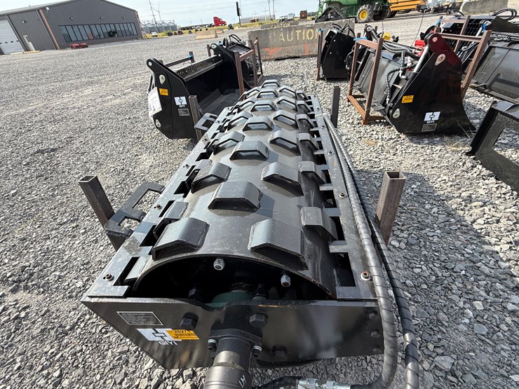 #2000-•-#26271-•-unused-giyi-70"-skid-steer-roller-dysl250786-image-6