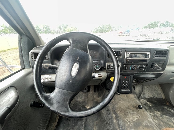 2006-ford-f650-image-43