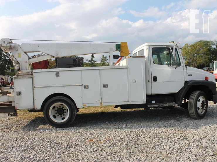2001-freightliner-fl60-image-5