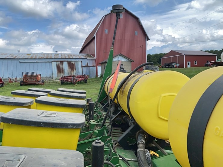 john-deere-1750-image-36