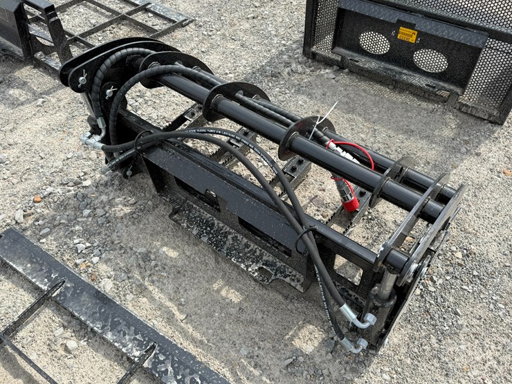 #230-•-#26337-•-unused-giyi-mini-skid-steer-curbed-log-grabber-cxhxzmq507143-image-4