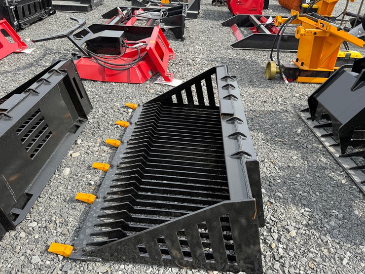 #2000-•-#26342-•-unused-giyi-66"-skid-steer-rock-bucket-cysd2507108-image-6