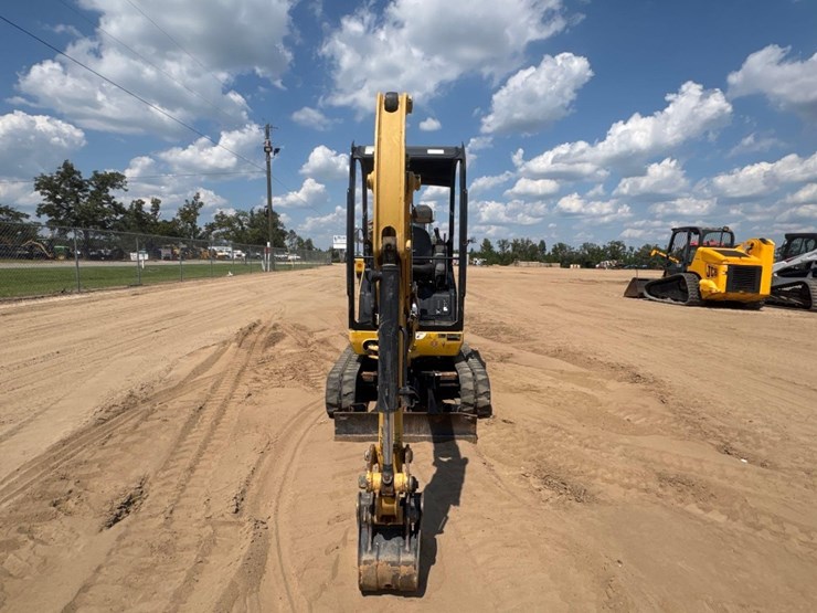 2018-caterpillar-301.7d-image-3