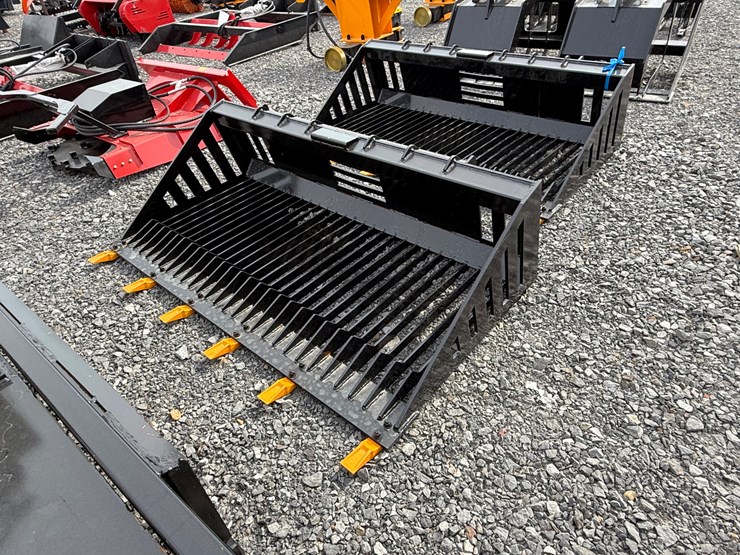 #2000-•-#26343-•-unused-giyi-66"-skid-steer-rock-bucket-cysd2507107-image-2