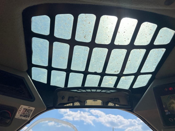 2015-caterpillar-299d-image-30