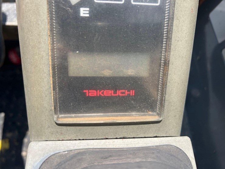 takeuchi-tl230-image-30