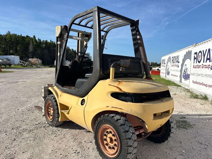 baker-bfd80-8,000lbs-diesel-forklift-image-4