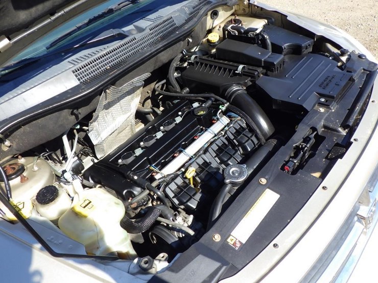 2010-dodge-caliber-image-11