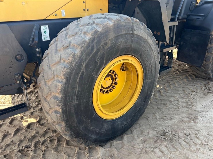 2019-komatsu-wa320-8-image-11