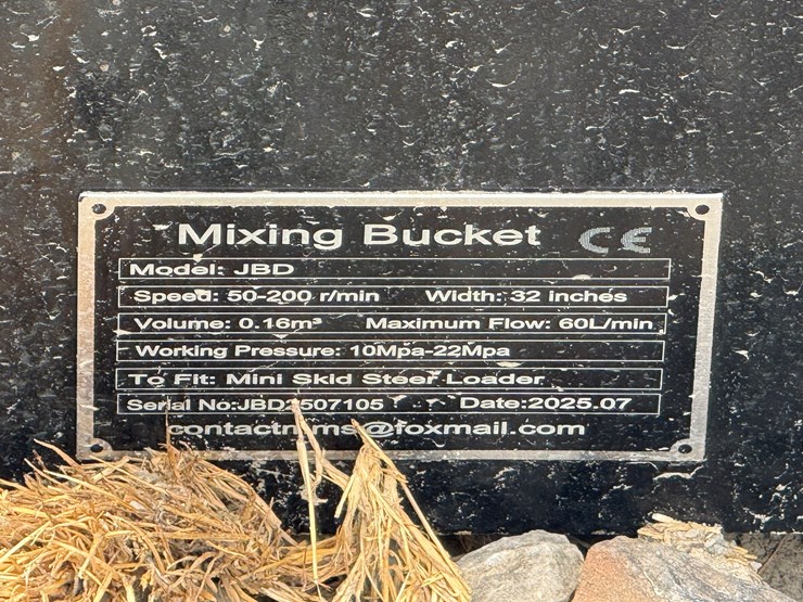 #230-•-#26350-•-unused-giyi-mini-skid-steer-mixing-bucket-jbd2507105-image-2
