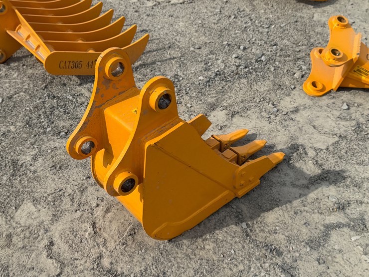 2000-caterpillar-305-image-3