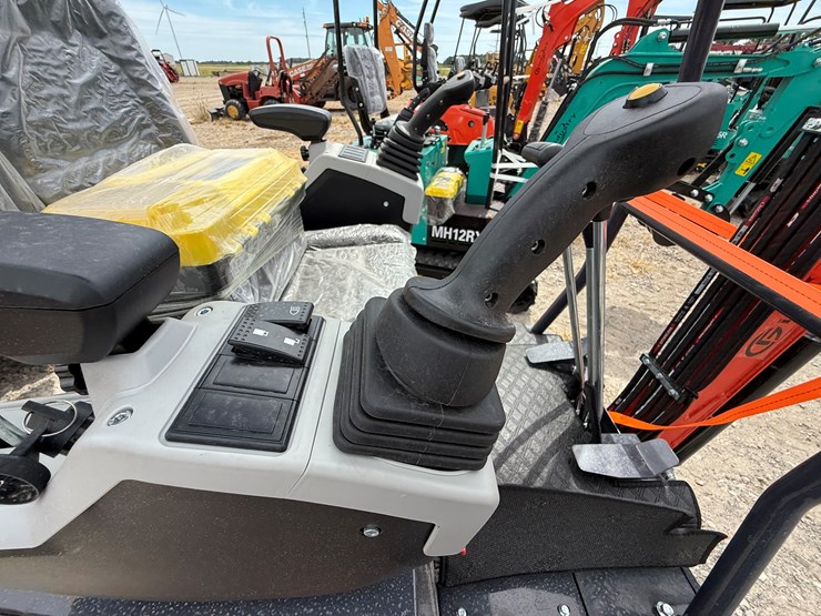 #220-•-#26484-•-unused-cfg-mx15rx-mini-excavator-image-38