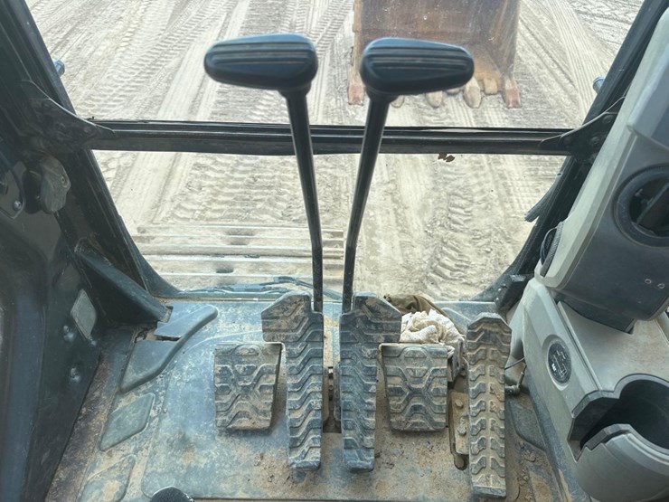 2014-caterpillar-349fl-image-31