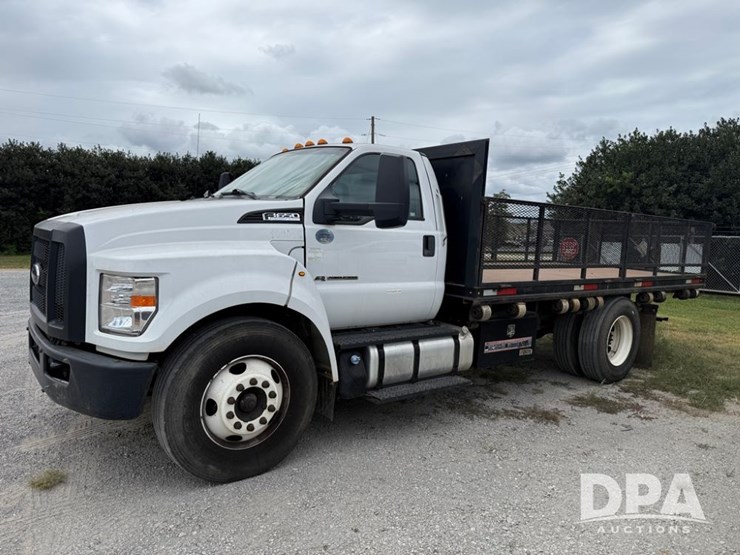 2018-ford-f650-image-1