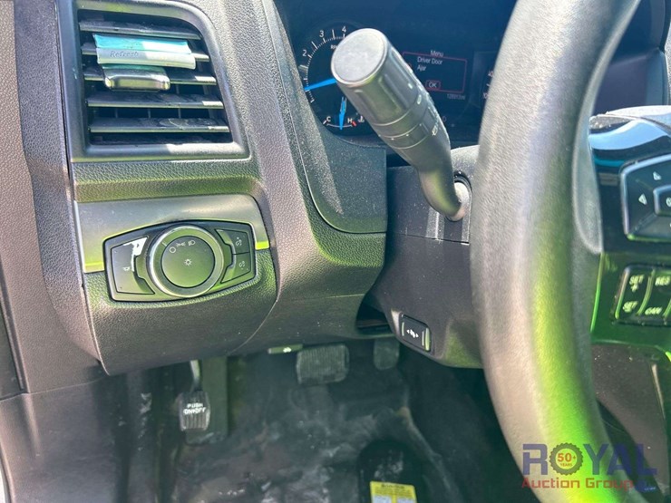 2016-ford-explorer-image-14