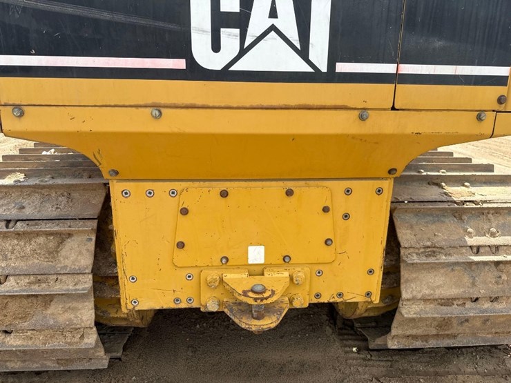 2005-caterpillar-d3g-lgp-image-17
