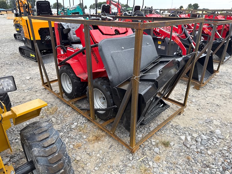 #220-•-#26502-•-unused-agt-sda-140w-compact-wheel-loader-image-2