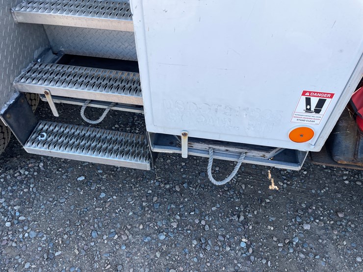 #2132-•-2013-freightliner-bucket-truck-(has-mn-title)-image-9