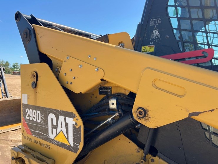 2018-caterpillar-299d2-image-24