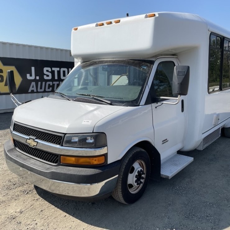 2014 Chevrolet Express Paratransit Bus