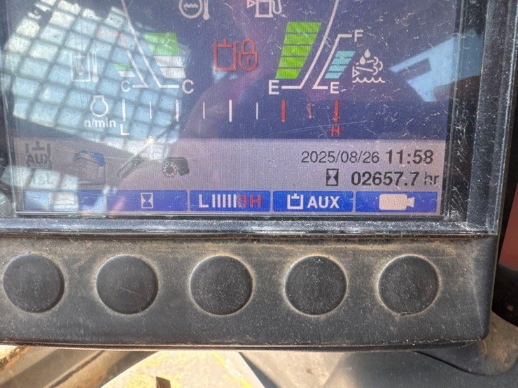 2022-takeuchi-tl12r2-image-30