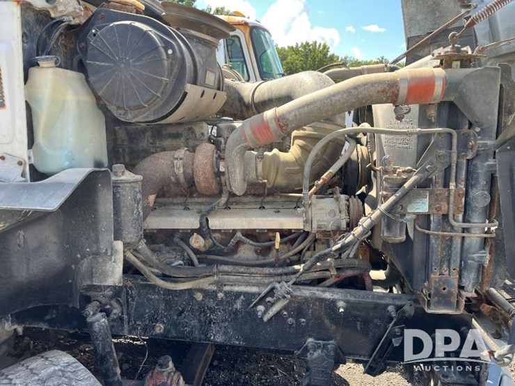 2002-mack-ch613-image-65