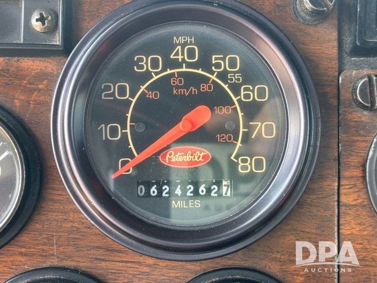 1988-peterbilt-377-image-97