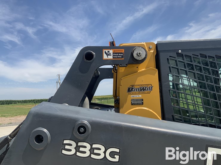 2017-deere-333g-image-11