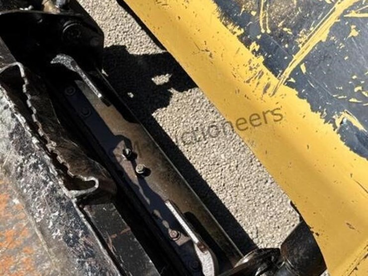 caterpillar-216b-image-13