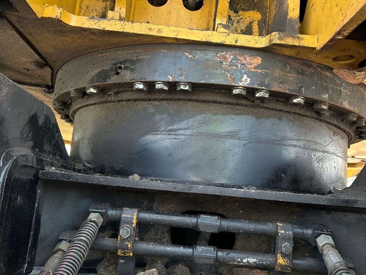 2022-caterpillar-310-image-19