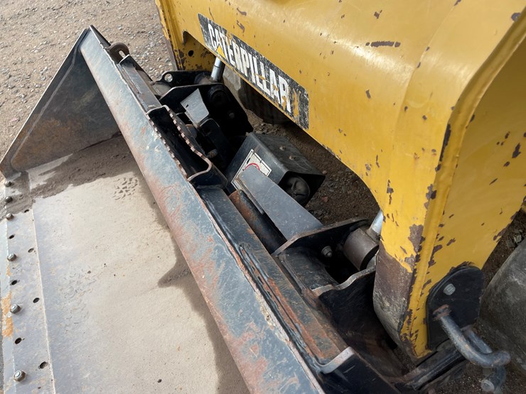 2012-caterpillar-279c2-image-6