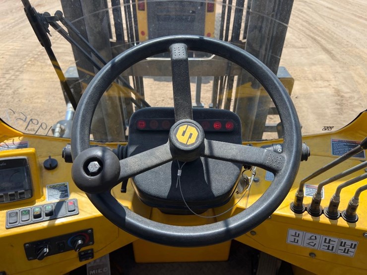 sellick-s80t4e-4ps-rough-terrain-forklift-image-25