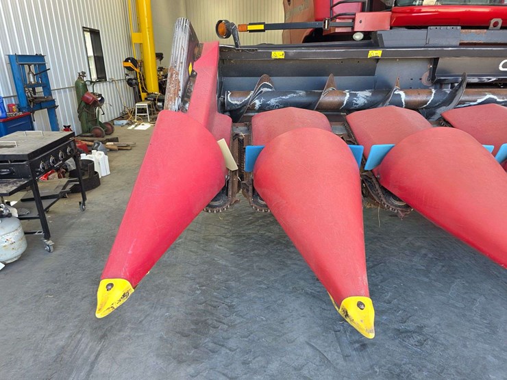 2001-geringhoff-rota-disc-8-row-30”-chopping-corn-head,-red-poly-snouts,-headsite,-flagship-hookup,-image-5