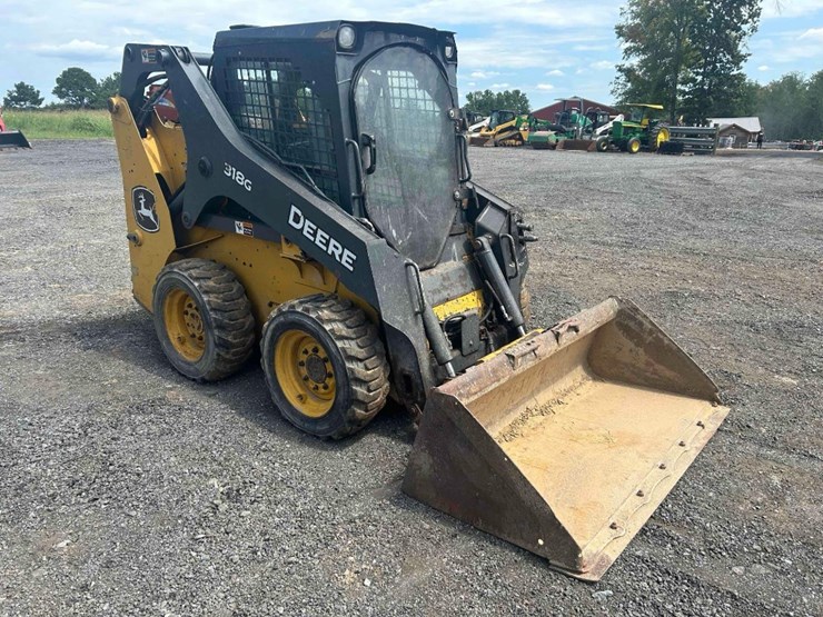 2020-deere-318g-image-6