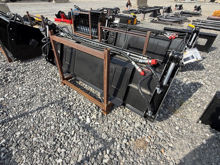 #2000-•-#26264-•-unused-giyi-72"-skid-steer-bucket-fkhd722507244-image-3