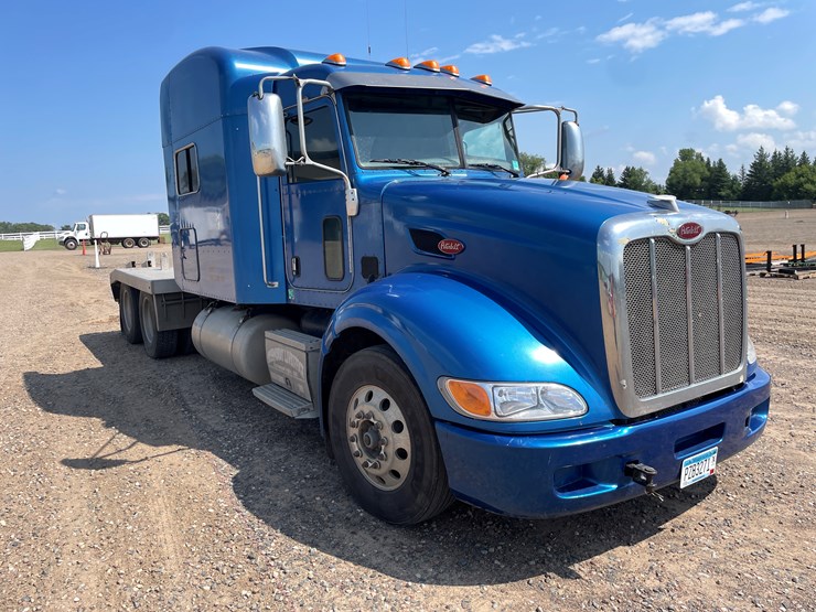 #2108-•-2012-peterbilt-truck-tractor-(has-mn-title-in-delay)-image-3