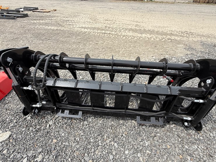#2000-•-#26334-•-unused-giyi-72"-skid-steer-curbed-log-grabber-chxzmq722507190-image-5