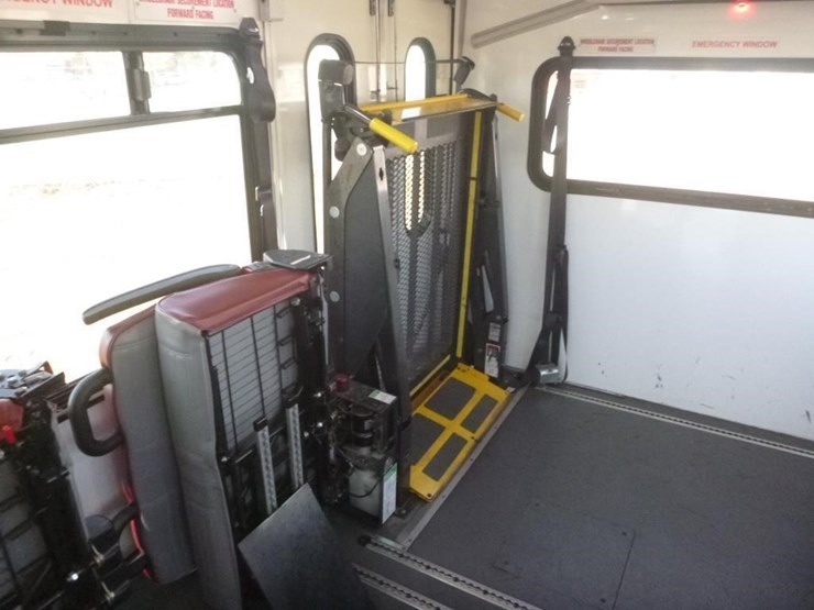 2018-ford-e450-image-7